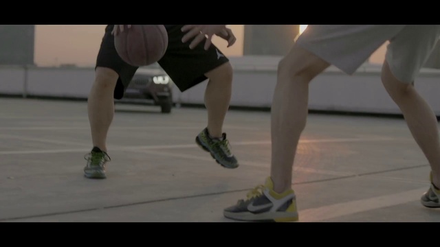 Video Reference: Footwear, Shoe, Shorts, Sports equipment, Leg, Human body, Knee, Thigh, Calf, Sports uniform