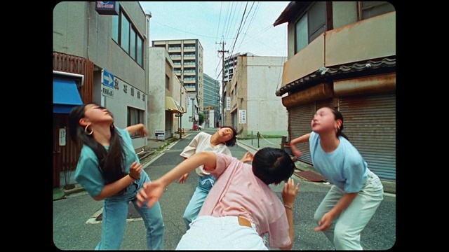 Video Reference: Window, Building, Flash photography, Gesture, Cool, Travel, Happy, Shorts, T-shirt, Leisure