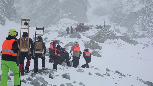 Video Reference: Mountain, Snow, Slope, Outdoor recreation, Ice cap, Freezing, Terrain, Mountainous landforms, Glacial landform, Hiking equipment