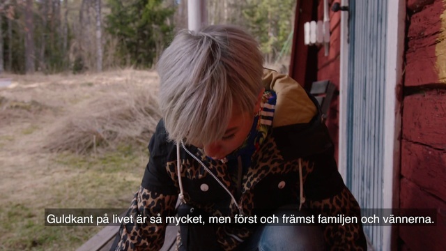 Video Reference: Street fashion, Tree, Wood, Bangs, Blond, Brown hair, Grass, Pattern, Fur, Recreation