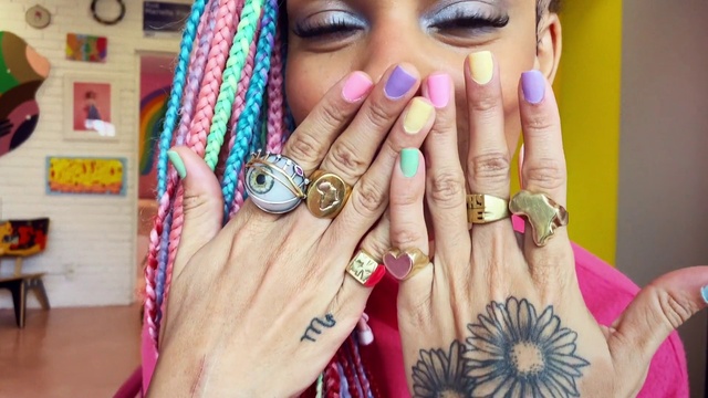 Video Reference: Skin, Photograph, Body jewelry, Green, Blue, Neck, Fashion, Finger, Eyelash, Nail