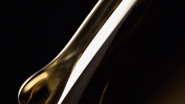 Video Reference: Automotive tire, Bicycle part, Tints and shades, Rim, Carbon, Vehicle door, Automotive lighting, Wood, Automotive design, Automotive exterior