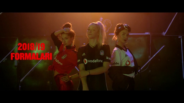 Video Reference: Gesture, Entertainment, Music, Performing arts, Font, Music artist, T-shirt, Display device, Event, Fun