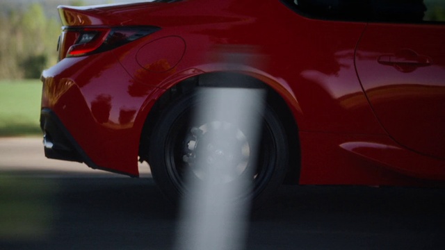 Video Reference: Tire, Car, Wheel, Vehicle, Hood, Automotive tire, Automotive lighting, Automotive design, Motor vehicle, Alloy wheel