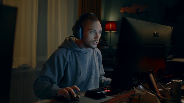 Video Reference: Computer, Audio equipment, Eyewear, Desk, Engineering, Curtain, Gadget, Office equipment, Computer monitor, Workwear