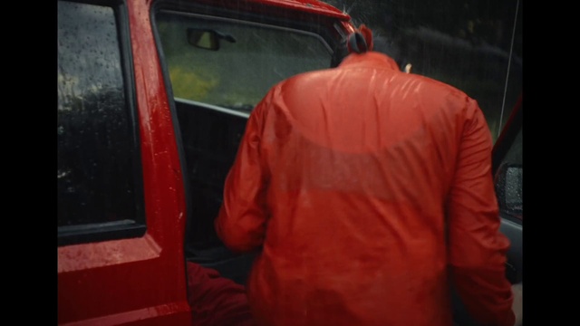 Video Reference: Automotive lighting, Hood, Motor vehicle, Sleeve, Vehicle, Vehicle door, Automotive exterior, Automotive tire, Workwear, Bumper