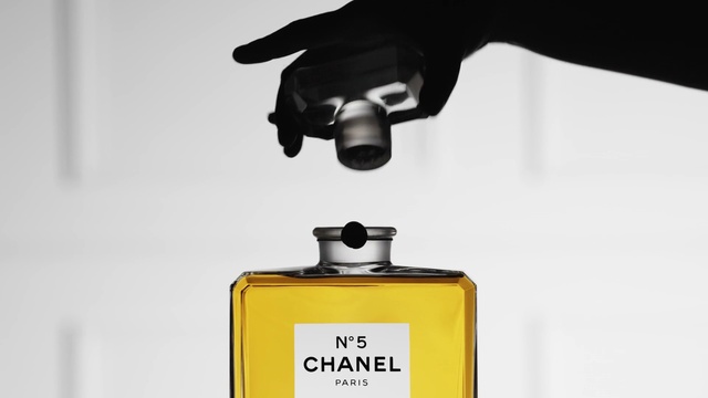 Video Reference: Liquid, Fluid, Gesture, Personal care, Gas, Font, Solution, Solvent, Cylinder, Machine