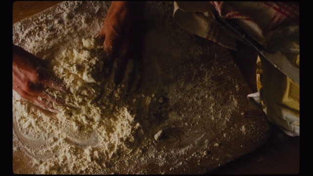 Video Reference: Recipe, Gas, Powder, Ingredient, Soil, Cooking, Metal, Flour, Comfort food, Corn starch