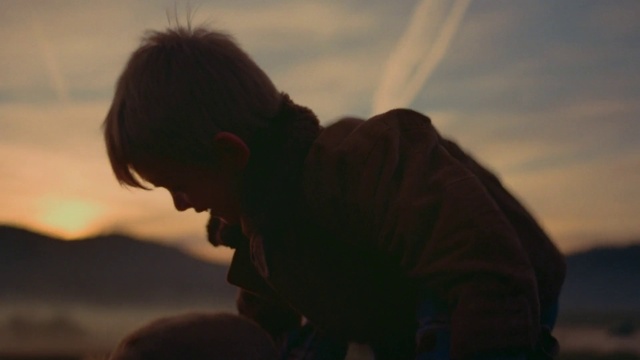 Video Reference: Cloud, Sky, Flash photography, Happy, Grass, Landscape, Elbow, Horizon, Grassland, Sunset