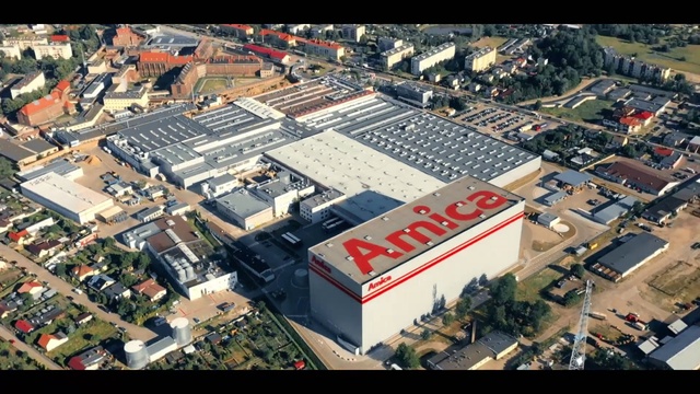 Video Reference: Building, Light, Infrastructure, Urban design, Residential area, Neighbourhood, Landscape, Real estate, City, Commercial building