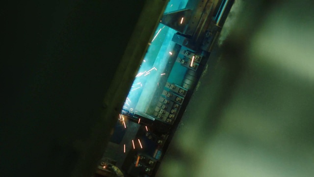 Video Reference: Automotive lighting, Hood, Gadget, Headlamp, Automotive mirror, Automotive exterior, Automotive design, Vehicle door, Communication Device, Electricity