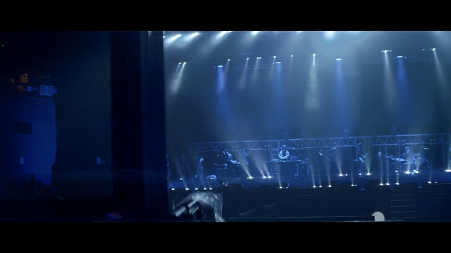 Video Reference: Light, Blue, Purple, Concert, Entertainment, Performing arts, Music, Music artist, Visual effect lighting, Music venue