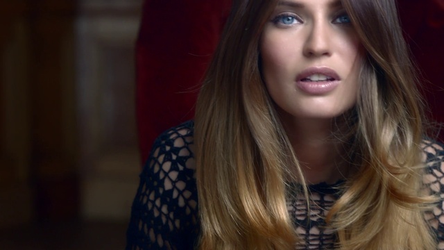 Video Reference: Lip, Eyebrow, Lipstick, Eyelash, Flash photography, Street fashion, Purple, Tartan, Cool, Layered hair