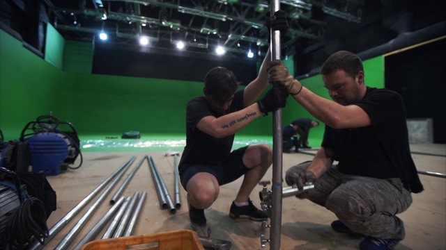 Video Reference: Shorts, Thigh, Leisure, Event, Physical fitness, Recreation, Fun, T-shirt, Sports, Knee