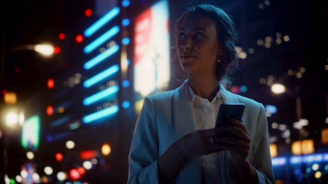 Video Reference: Microphone, Coat, Lighting, Flash photography, Entertainment, Audio equipment, Music artist, Fun, Blazer, Technology