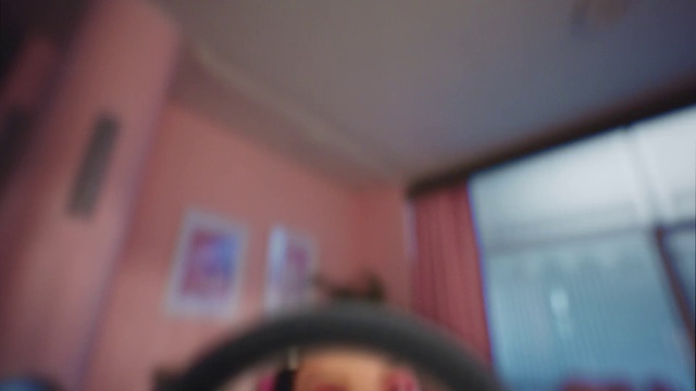 Video Reference: Wood, Event, Ceiling, Audio equipment, Font, Magenta, Circle, Selfie, Macro photography, Entertainment