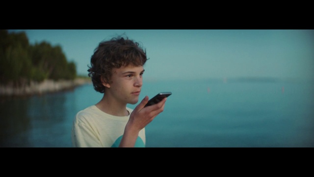 Video Reference: Flash photography, Sky, Jaw, Gesture, Travel, Happy, Horizon, Gadget, Fun, Display device