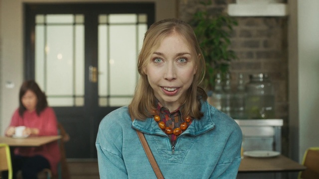 Video Reference: Smile, Facial expression, Happy, Window, Fun, Beauty, Stole, Event, Scarf, Jewellery