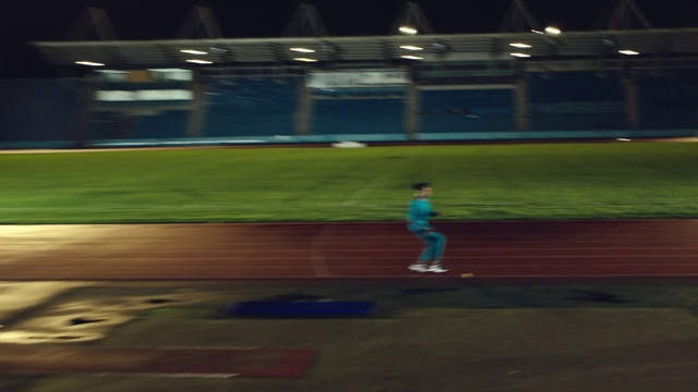 Video Reference: Baseball player, Baseball, Bat-and-ball games, Baseball park, Baseball field, Player, College baseball, Grass, Sky, Baseball positions