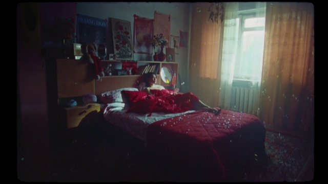 Video Reference: Building, Comfort, Textile, Bed frame, Floor, Flooring, Bed, Wood, Tints and shades, Hardwood