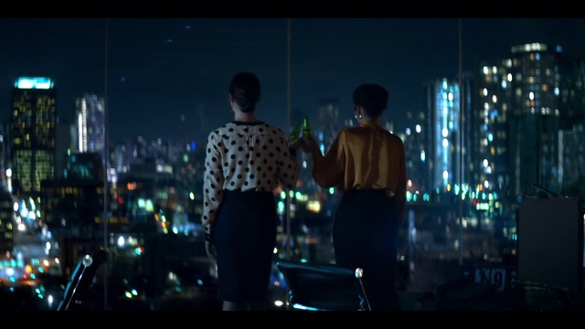 Video Reference: World, Sky, Standing, Entertainment, Electricity, Performing arts, Music artist, Music, Concert, Performance art