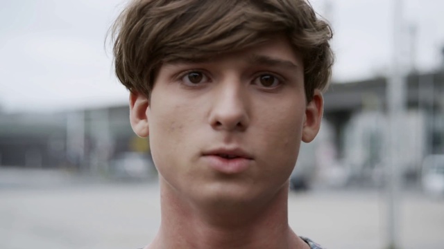 Video Reference: Forehead, Hair, Nose, Cheek, Lip, Eye, Eyelash, Jaw, Flash photography, Street fashion