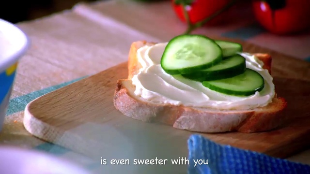 Video Reference: Food, Ingredient, Recipe, Table, Cucumber, Green bell pepper, Cutting board, Fruit, Lime, Tableware