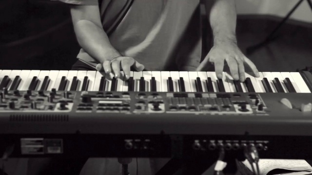 Video Reference: Musical instrument, Keyboard, Piano, White, Musical instrument accessory, Electric piano, Black, Electronic instrument, Musician, Electronic musical instrument