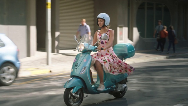 Video Reference: Wheel, Tire, Vehicle, Motor vehicle, Street fashion, Mammal, Mode of transport, Automotive lighting, Headgear, Automotive design