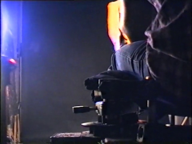 Video Reference: Musician, Purple, Performing arts, Entertainment, Music, Artist, Gas, Music artist, Electric blue, Event