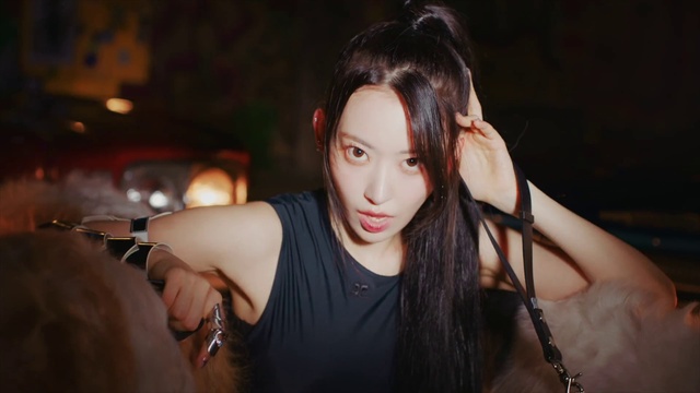 Video Reference: Lip, Eyebrow, Muscle, Eyelash, Flash photography, Gesture, Black hair, Jewellery, Sleeveless shirt, Long hair