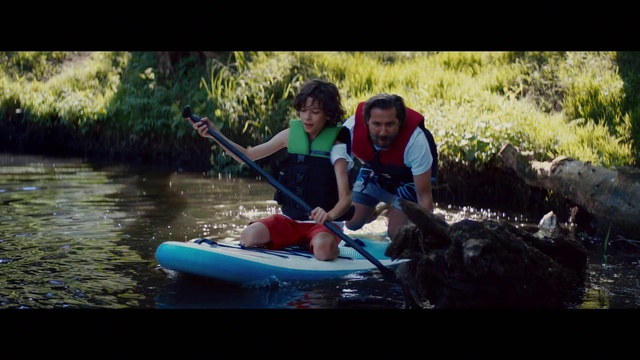 Video Reference: Water, Paddle, Boat, Lifejacket, Boats and boating--Equipment and supplies, Watercraft, Plant, Sports equipment, Oar, Leisure