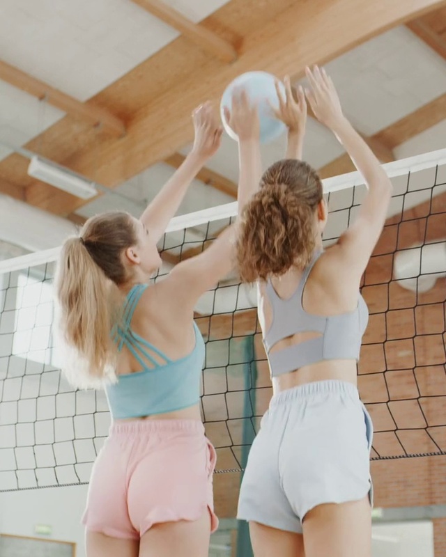 Video Reference: Joint, Shoulder, Waist, Gesture, Shorts, Thigh, Happy, Leisure, Sportswear, Elbow