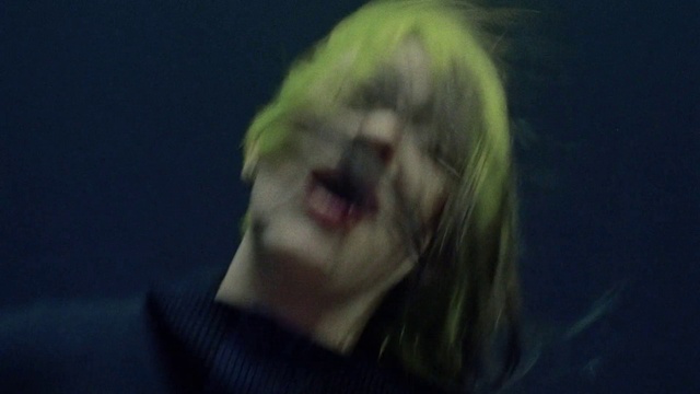 Video Reference: Eyebrow, Eye, Smile, Human body, Jaw, Musician, Flash photography, Gesture, Performing arts, Entertainment