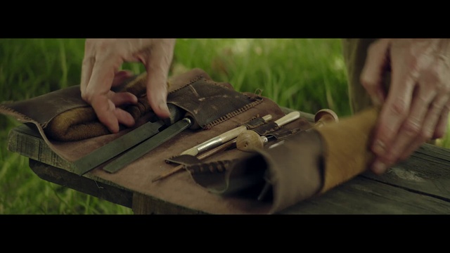 Video Reference: Hand, Gesture, Wood, Finger, Grass, Wrist, Nail, Bumper, Military camouflage, Thumb