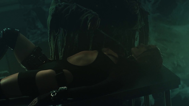 Video Reference: Musician, Flash photography, Underwater, Cg artwork, Musical instrument, Entertainment, Music, Darkness, Elbow, Event