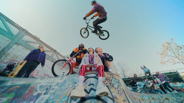 Video Reference: Bicycle, Wheel, Sky, Tire, Bicycles--Equipment and supplies, Sports equipment, Bicycle frame, Vehicle, Bicycle wheel, Bicycle tire