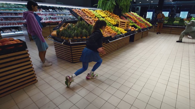 Video Reference: Footwear, Food, Plant, Natural foods, Fruit, Leisure, Fun, Sidewalk, Public space, Summer