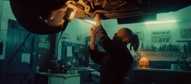 Video Reference: Flash photography, Gesture, Fun, Event, Extinction, Room, Leisure, Skull, Ceiling, Skeleton