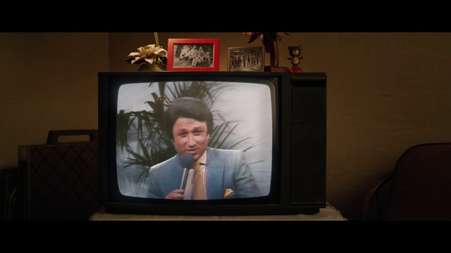 Video Reference: Screen, Television, Media, Television set, Picture frame, Display device, Technology, Photography, Electronic device, Portrait