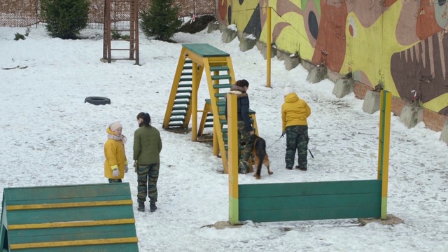 Video Reference: Snow, Public space, Playground, Winter, Recreation, Play, Outdoor play equipment, Fun, Leisure, City