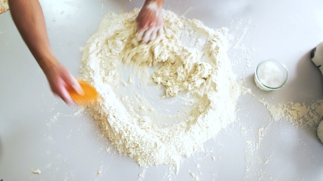 Video Reference: flour, wheat flour, dairy product, cream, mixture, ingredient, baking, powder, Person