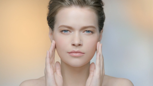 Video Reference: Face, Hair, Eyebrow, Skin, Forehead, Lip, Cheek, Chin, Beauty, Head, Person