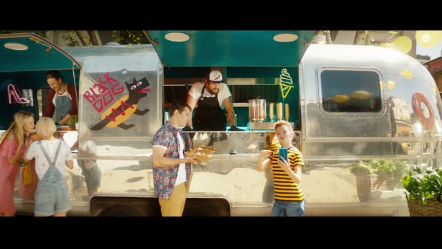 Video Reference: Snapshot, Photography, Vacation, Plant, Window, Leisure, Street, Street food, Child, Tourism