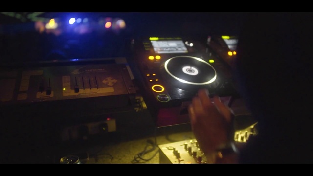 Video Reference: Electronics, Light, Cdj, Technology, Disc jockey, Audio equipment, Media player, Night, Cd player, Photography
