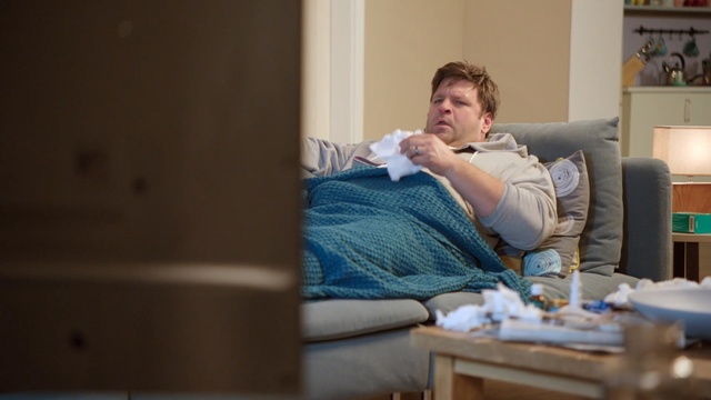 Video Reference: Sitting, Room, Comfort, Electronic device, Child, Muscle, Furniture, Couch, Vacation, Person