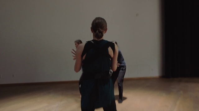 Video Reference: Shoulder, Performance, Joint, Performance art, Fashion, Dance, Event, Human body, Choreography, Art