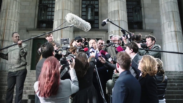 Video Reference: Event, Crowd, Journalist, Film crew, Television crew