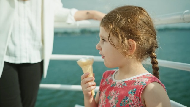 Video Reference: girl, child, fun, shoulder, water, arm, summer, toddler, vacation, happiness, Person