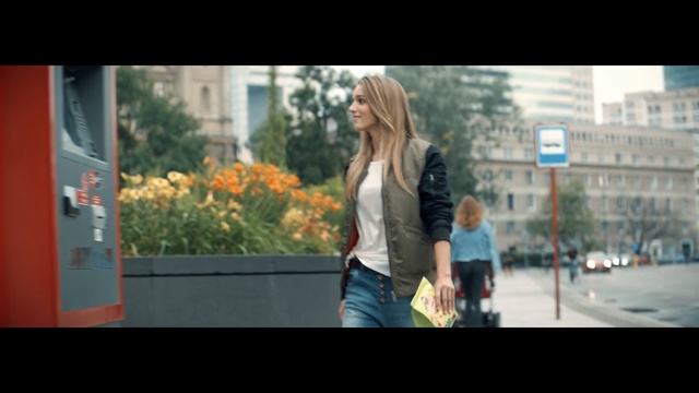 Video Reference: Photograph, Hair, Clothing, Street fashion, Snapshot, Blond, Beauty, Lady, Jeans, Fashion, Person